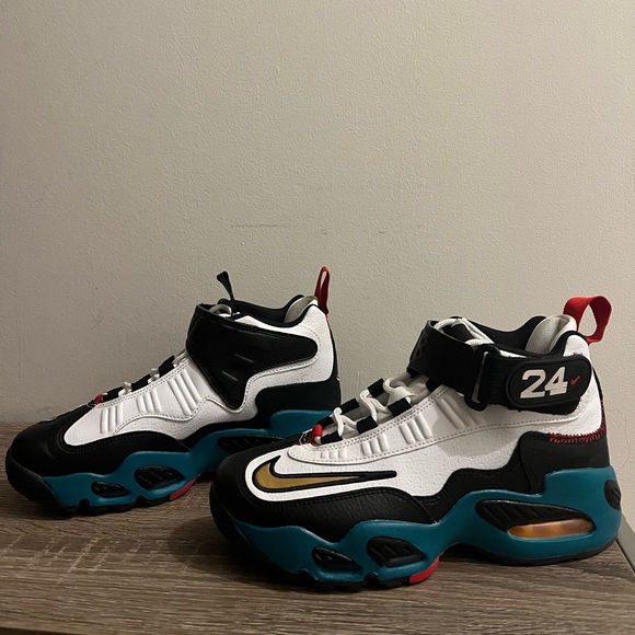 Nike Air Griffeys - Picture 5 of 7